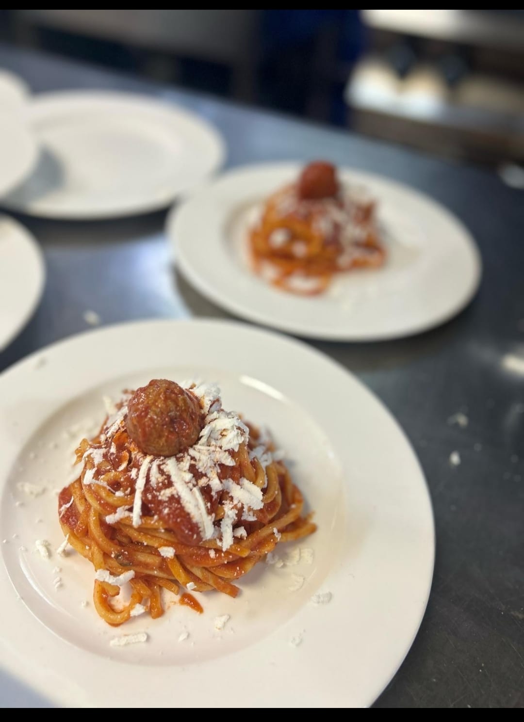 Spaghetti al sugo con polpetta